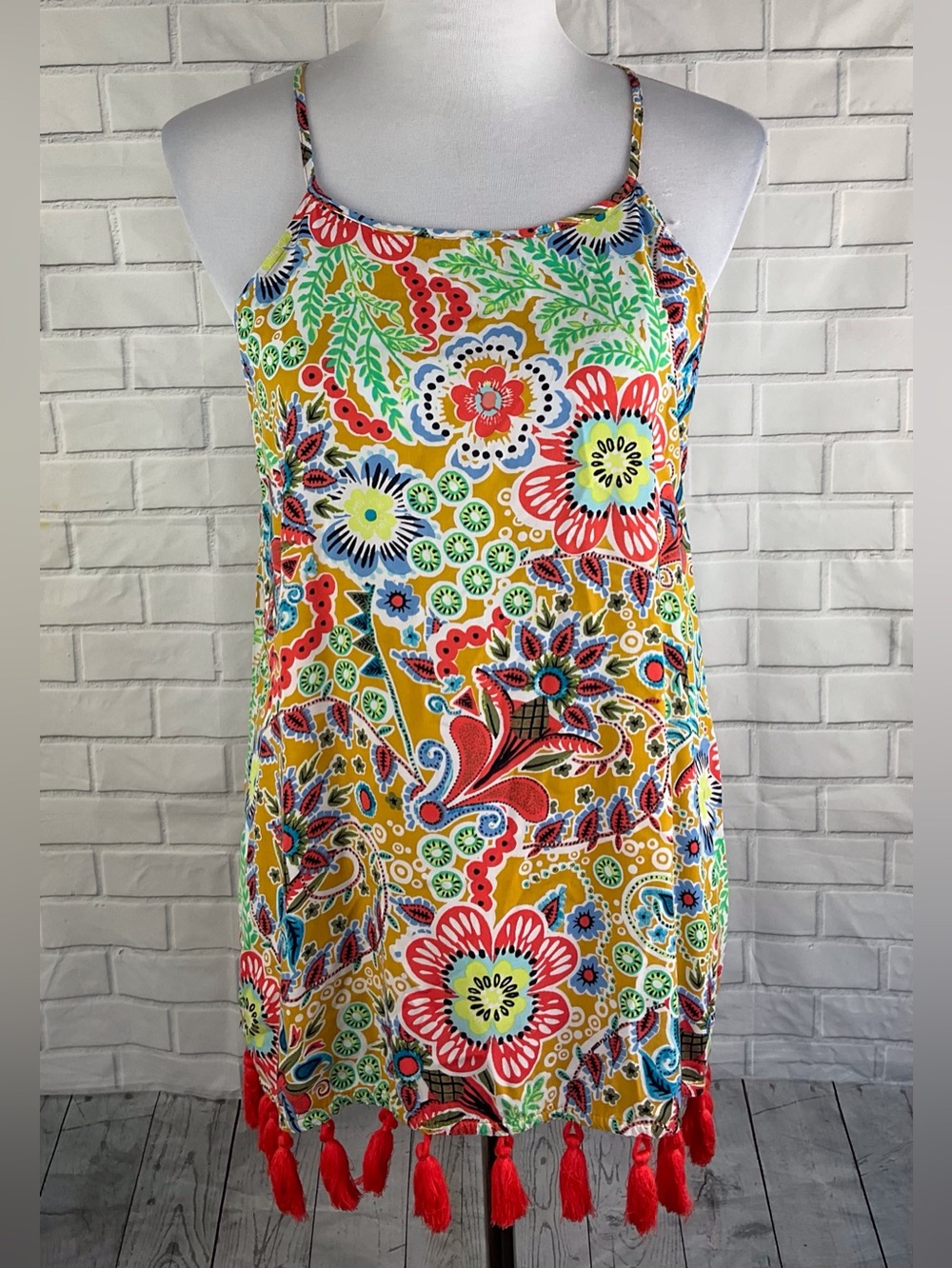 Crown & Ivy Women’s Multicolor Floral Sleeveless Tassel Trim Top Size L